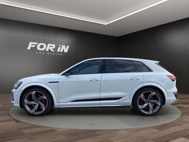Audi SQ8 (2024) SQ8 370KW PANO Bang & Olufsen - fotka 4 z 27