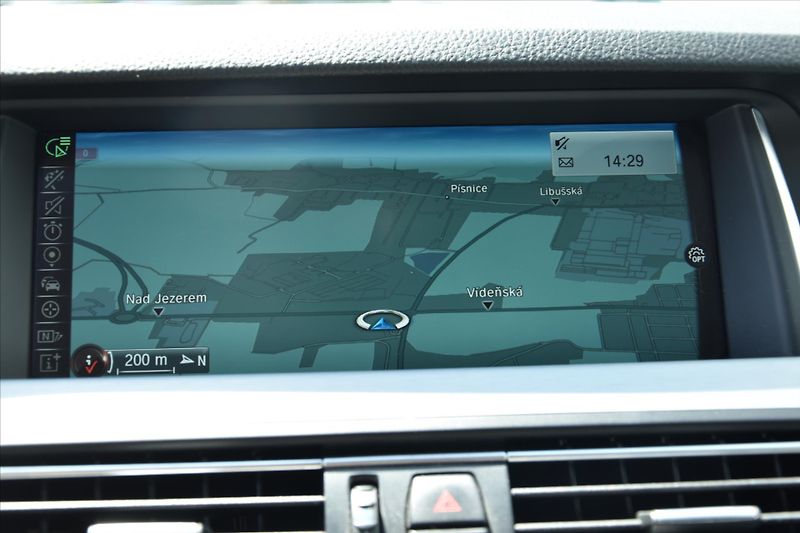 BMW Řada 5 525d xDrive 160kW ČR - fotka 24 z 30