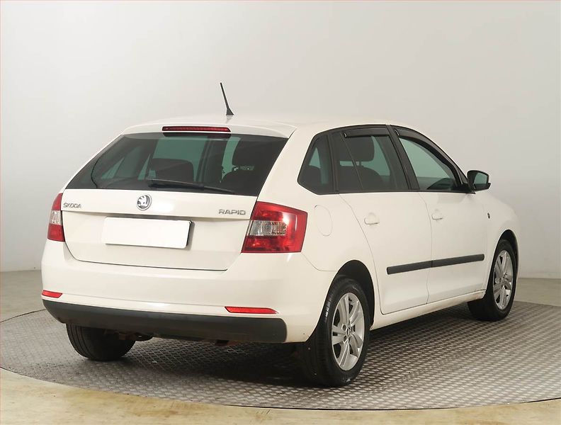 Škoda Rapid (2014) Spaceback 1.2 TSI, Serv.kniha - fotka 5 z 16