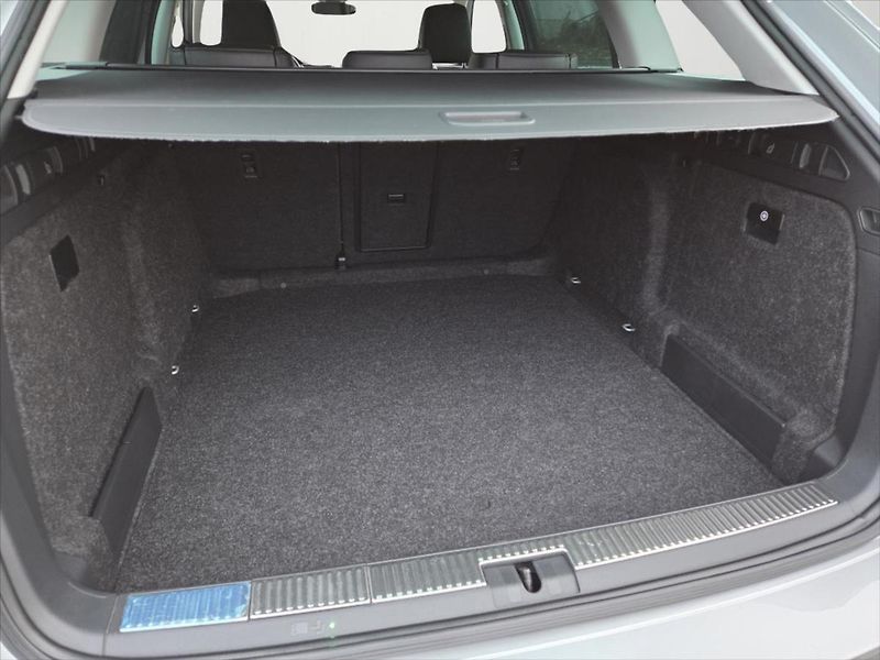 Škoda Superb 2,0 SCOUT 4X4 ČR DPH WEBASTO - fotka 32 z 35