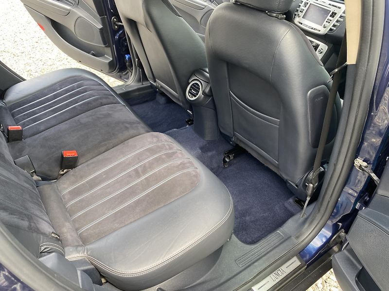 Lancia Delta 2.0JTD 165PS SPORT NAVI SERVIS - fotka 124 z 169