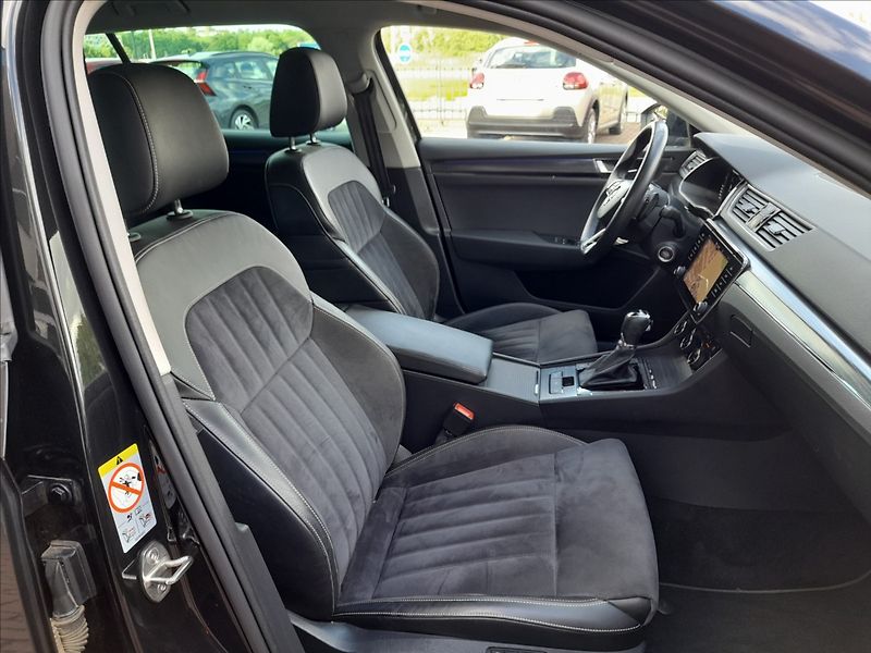 Škoda Superb 1,5 TSI DSG Style plus Rezerva - fotka 20 z 27