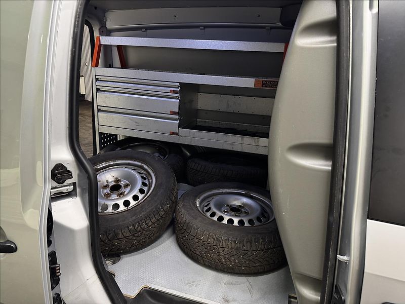 Volkswagen Caddy 1.4TGI BMT DSG TAŽNÉ VÝHŘEV - fotka 30 z 36