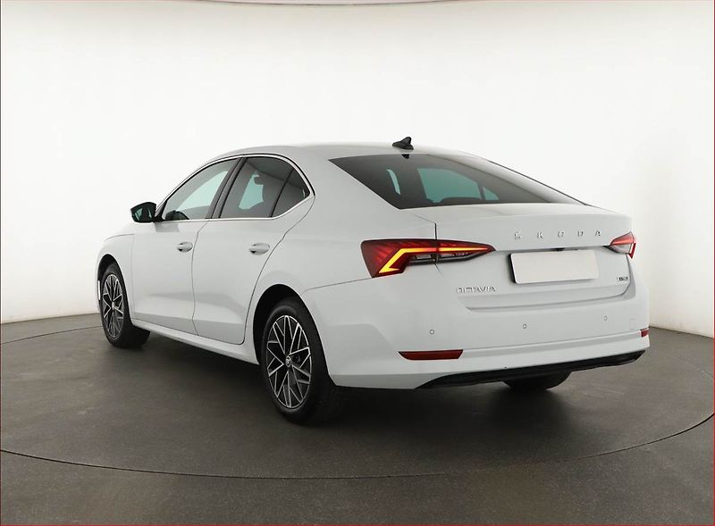 Škoda Octavia (2021) 1.5 TSI, Automat, Serv.kniha - fotka 4 z 21