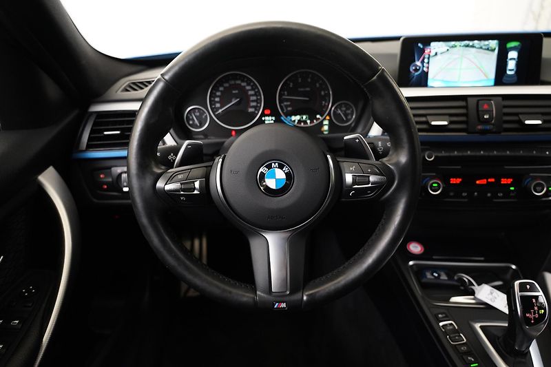BMW Řada 3 - fotka 19 z 28
