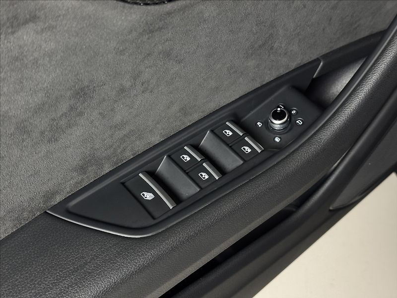 Audi A5 2,0 TDi  S-Line Quattro Matrix - fotka 20 z 47