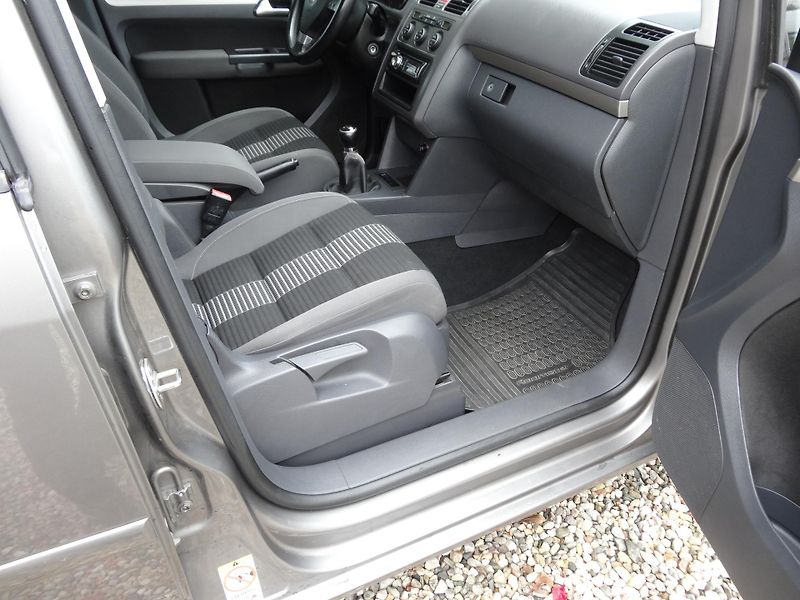 Volkswagen Touran 1.4TSi  Style Plná nádrž - fotka 4 z 13