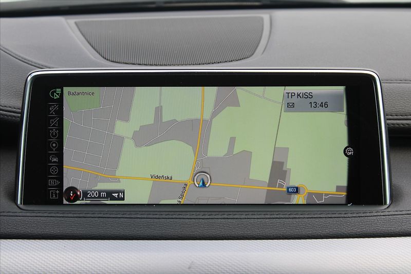 BMW X6 xDrive 30d M PAKET HEAD UP - fotka 17 z 23