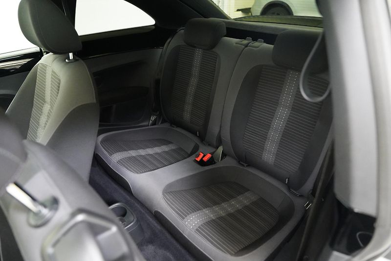 Volkswagen Beetle - fotka 24 z 26