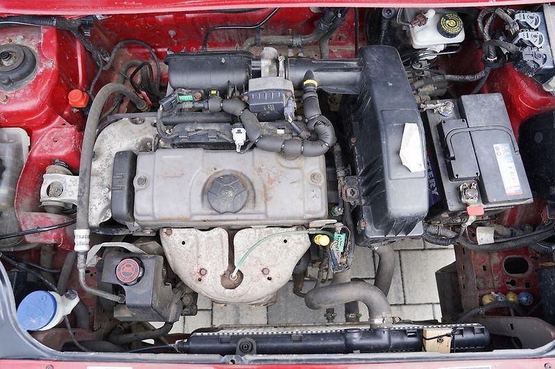 Peugeot Partner 1.4i, ČR, 5 míst - fotka 10 z 26