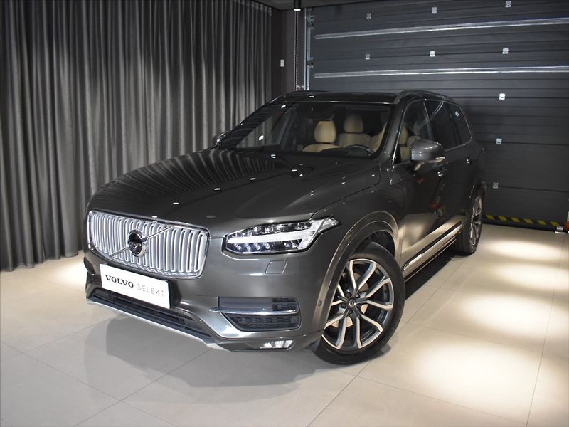 Volvo XC90 2,0 D5 AWD INS, Bowers,vzduch, - fotka 1 z 31