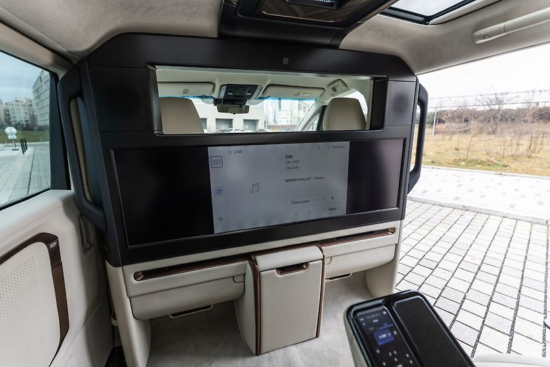Lexus LM 350h  350H 2,5 HEV Luxury VIP Amonit - fotka 34 z 39