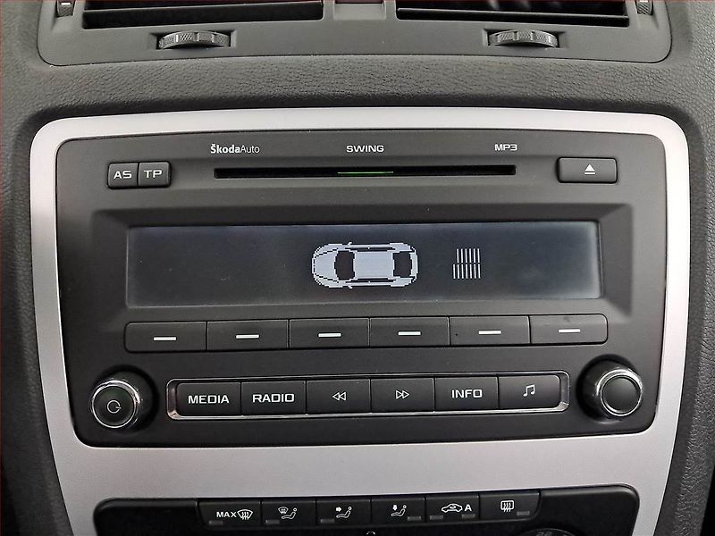 Škoda Octavia (2011) 1.4 TSI, Tempomat - fotka 14 z 15