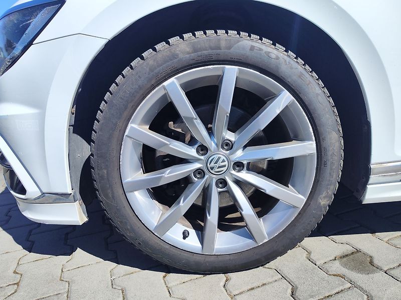 Volkswagen Passat 2.0 TDi/110kW Highline DSG ČR - fotka 37 z 37