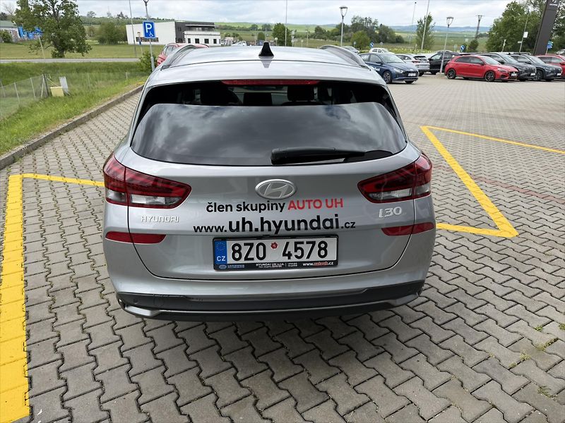Hyundai i30 (2026) 1,6 T-GDI MHEV 7st. DCT  STYLE - fotka 4 z 12