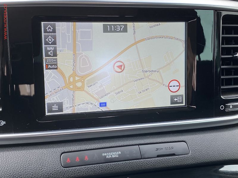 Kia Sportage (2019) 1.6 T-GDi, 2.maj,ČR, AC - fotka 15 z 17