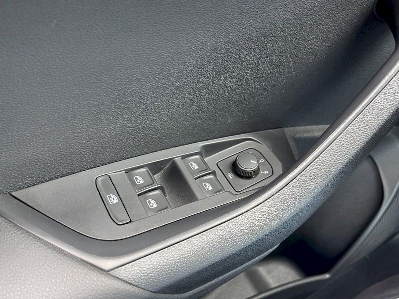 Škoda Karoq (2021) 1.5 TSI 110 kW DSG Ambition Pl - fotka 20 z 30