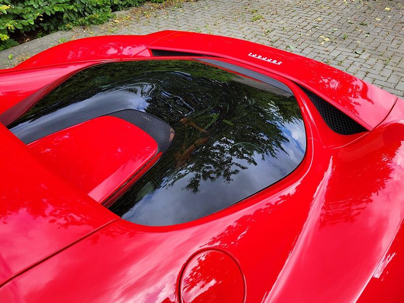 Ferrari 296 GTB - fotka 16 z 23