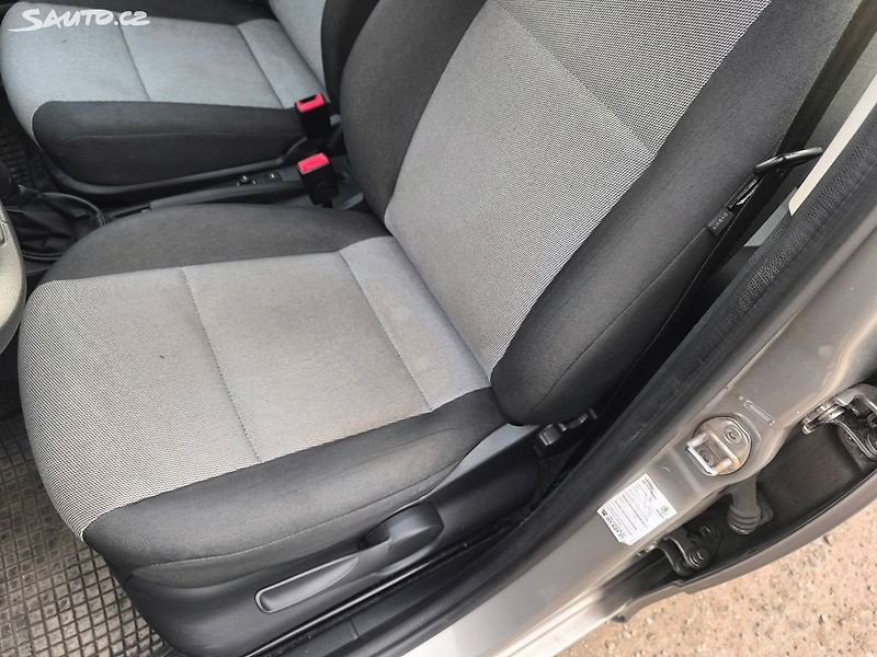 Škoda Fabia KRÁSNÁ,KLIMA, 105TKM,1MAJ63LET - fotka 13 z 19
