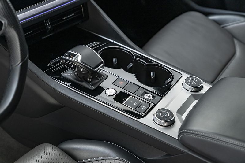 Volkswagen Touareg - fotka 27 z 40