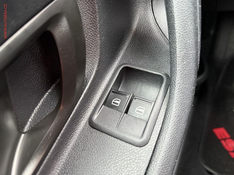 Škoda Fabia (2011) 1.2 TSi, Ambiente, +kola - fotka 11 z 18