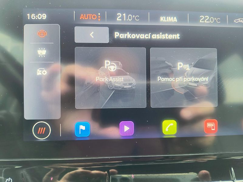 Seat Leon 1.0 eTSi AT 81KWNAVI/MATRIXLED - fotka 49 z 67