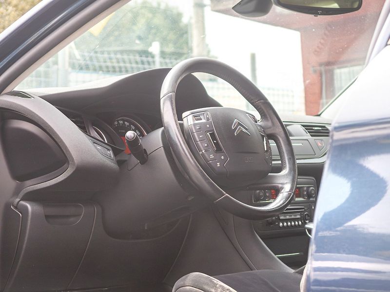 Citroën C5 (2008) 2.0HDI 100KW – PO SERVISU - fotka 12 z 41
