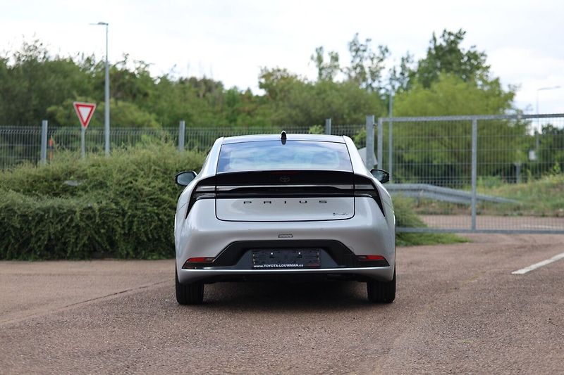 Toyota Prius PHEV Prestige dodání září - fotka 6 z 18