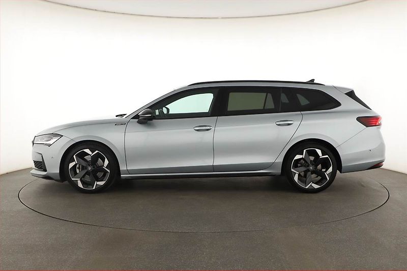 Škoda Superb (2025) 2.0 TDI, SPORTLINE, 4X4 - fotka 3 z 20