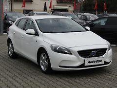 Volvo V40 (2015) 2.0 D, Navi, xenon, kůže - fotografie inzerátu