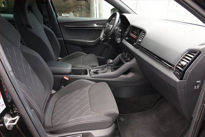 Škoda Karoq (2023) Sportline 1.5 TSI - fotka 9 z 20