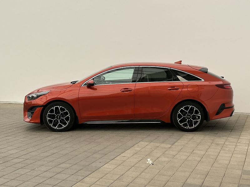 Kia ProCeed 1.5 T-GDi  GT LINE PLUS - fotka 3 z 29