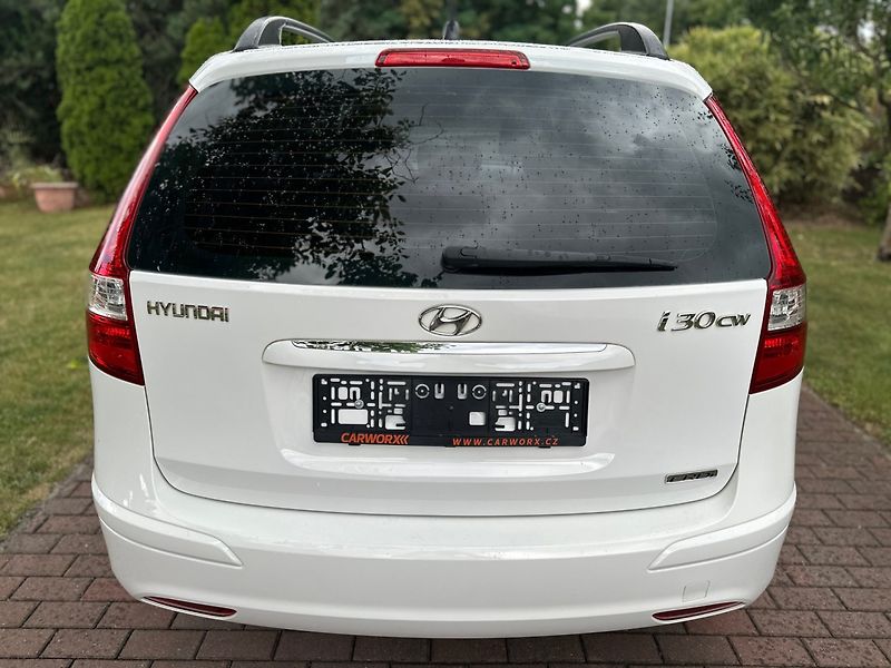 Hyundai i30 (2011) CW 1.6Crdi 66kw FIFA - fotka 4 z 24