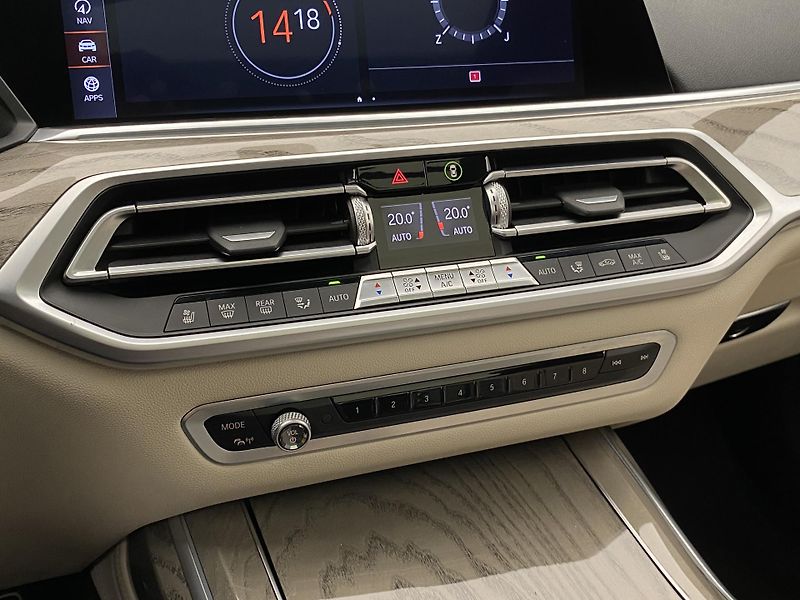 BMW X7 xDRIVE 30d M-PAKET CZ 6míst - fotka 29 z 88