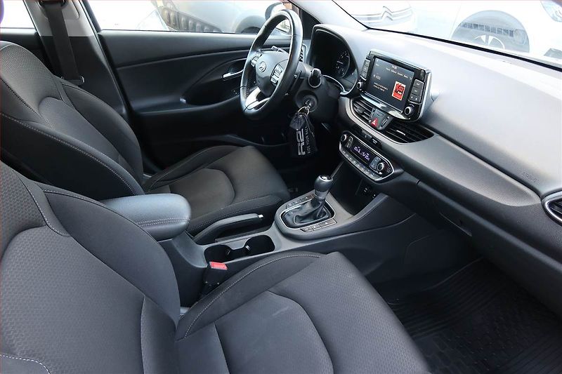 Hyundai i30 (2019) Style 1.4 T-GDI, Automat - fotka 9 z 19