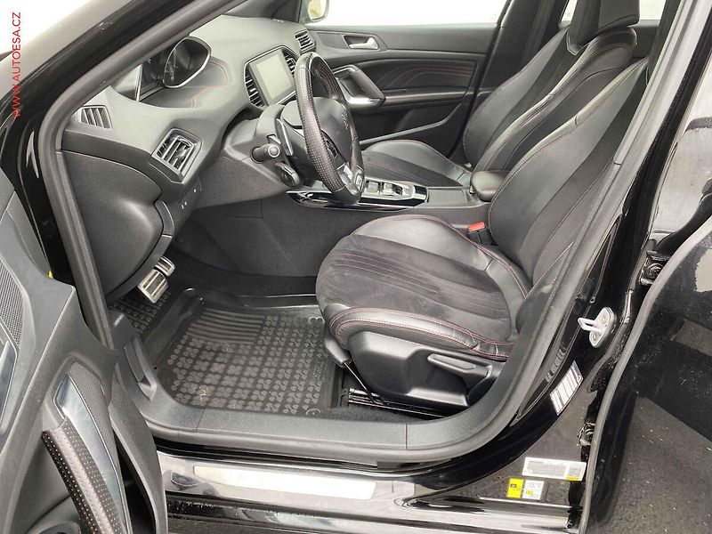 Peugeot 308 (2015) 2.0HDi, GT, AT, LED, kamera - fotka 9 z 18
