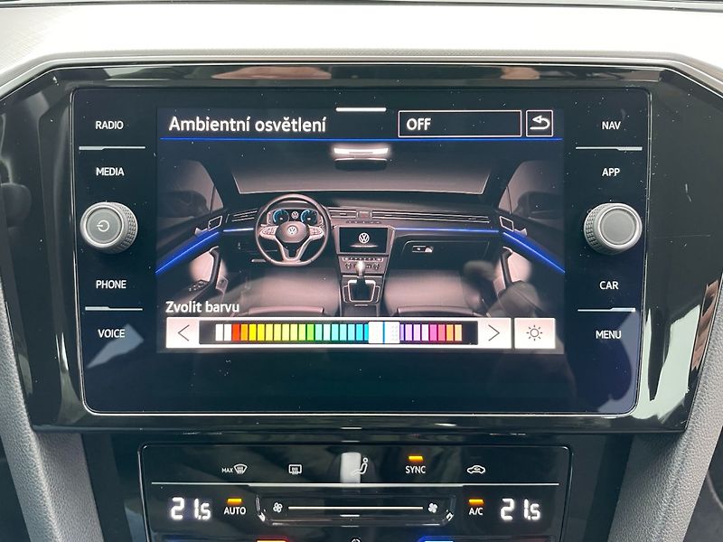 Volkswagen Passat (2021) Com. Style Business DSG! Navi! - fotka 37 z 40