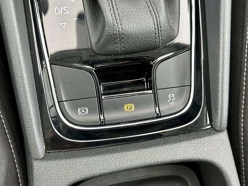 Škoda Karoq (2024) DSG 1.5TSI 110kW Selection Fre - fotka 22 z 31