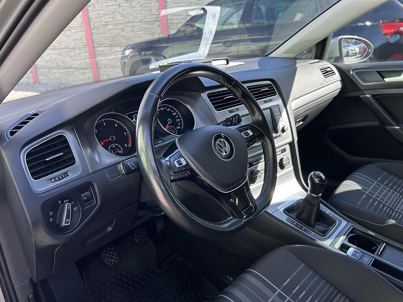 Volkswagen Golf (2016) 1.6 TDi 81 KW servisní kniha - fotka 11 z 41