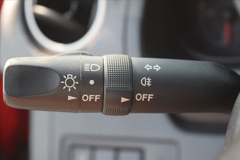 Mazda 2 1,2 I 55KW NÍZKÉ KM BEZ KOROZE - fotka 30 z 41