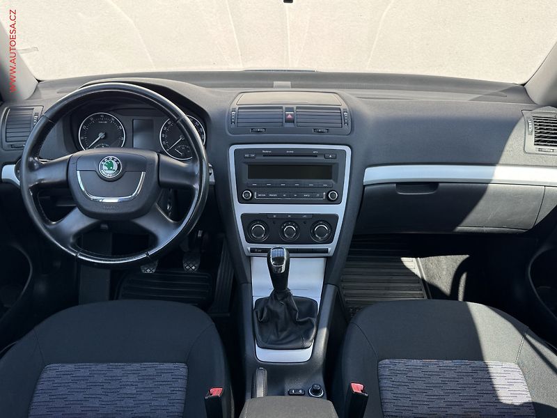 Škoda Octavia (2011) 1.2TSi, 1.maj,ČR, Ambiente - fotka 8 z 15
