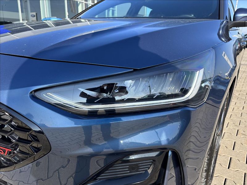 Ford Focus 1,0 EcoBoost  92kW ST-Line - fotka 9 z 28