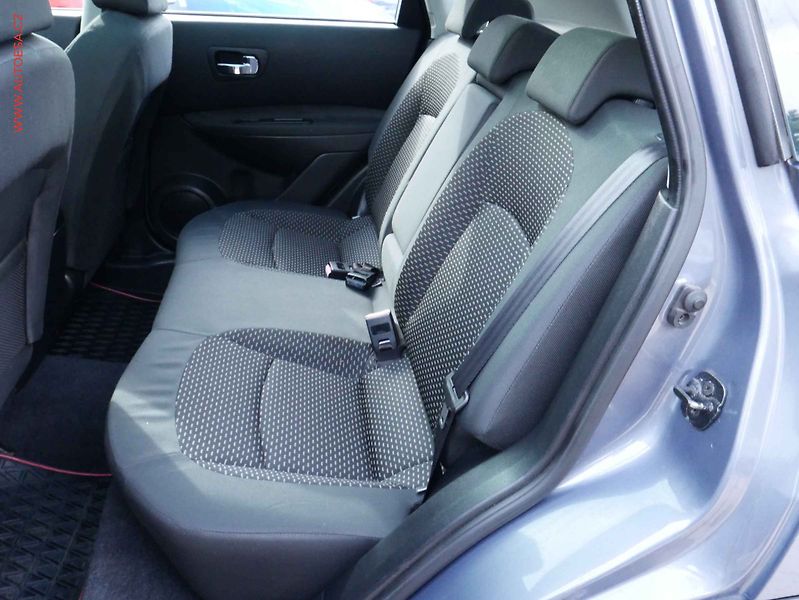 Nissan Qashqai (2008) 1.6 16V, AC, TZ, park.čidla - fotka 10 z 15
