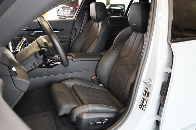BMW Řada 5 540d xDrive, M Pro, Ventilace - fotka 19 z 46