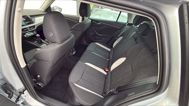 Škoda Kamiq (2025) SELEC TSI 85/1.0 M6F - fotka 15 z 23