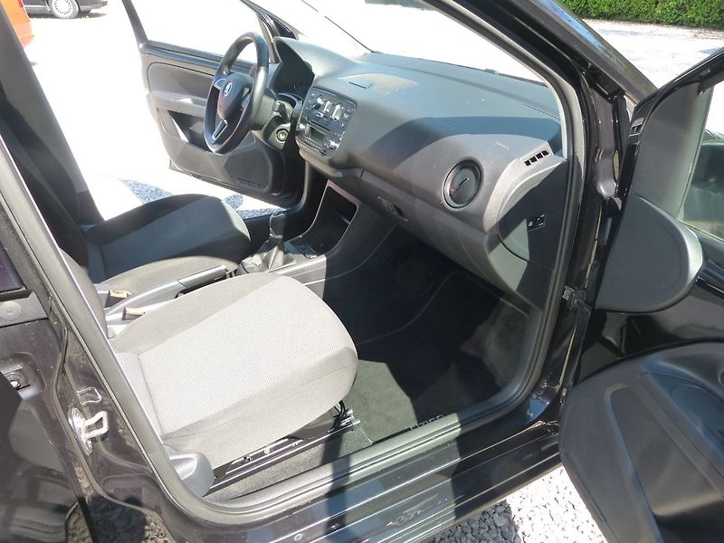 Škoda Citigo 1.0 MPI - fotka 13 z 17