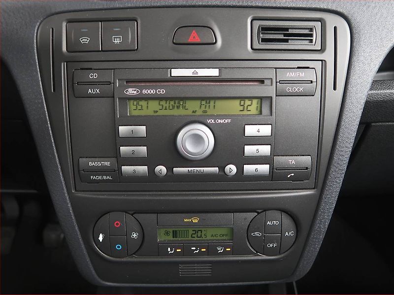 Ford Fusion (2005) 1.4, po STK, Klima - fotka 12 z 14