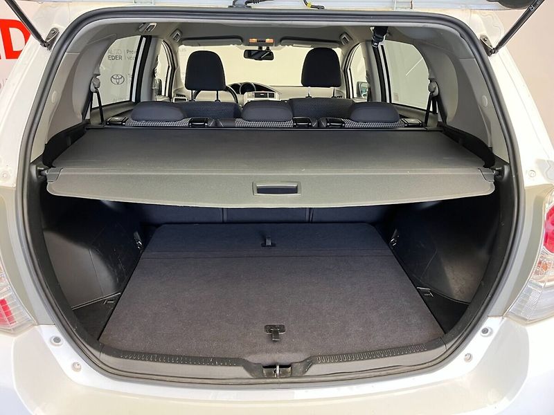 Toyota Verso 1.8 Valvematic Active - fotka 23 z 24