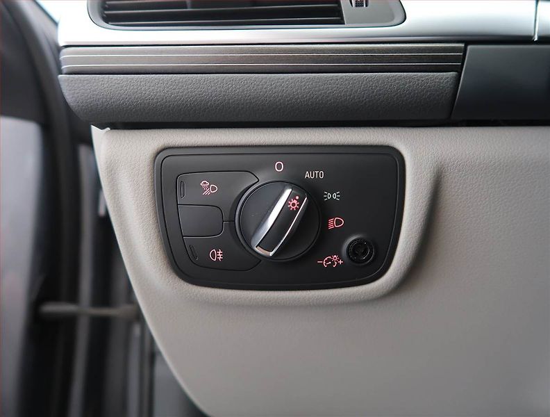Audi A6 (2015) 3.0 TDI, 4X4, Automat - fotka 31 z 32