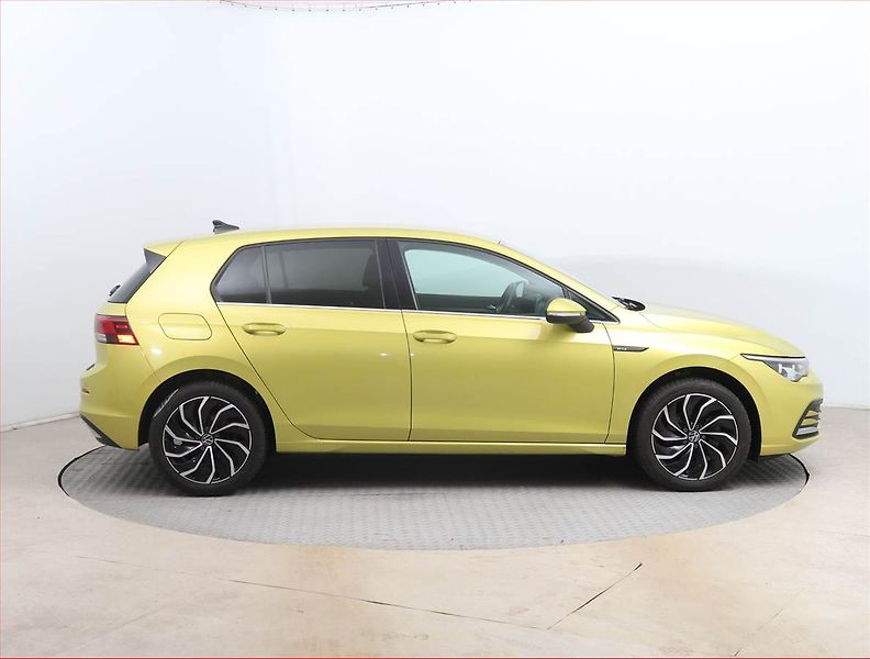 Volkswagen Golf (2020) Style 1.5 TSI - fotka 6 z 20
